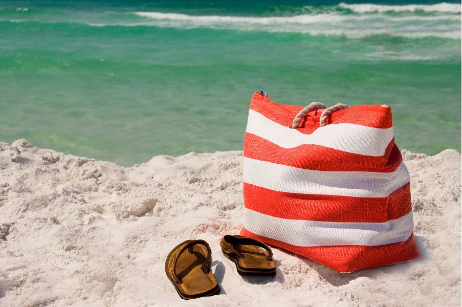 Holiday Travel Packing Guide: Choosing Sandals That Won’t Hurt Your Feet